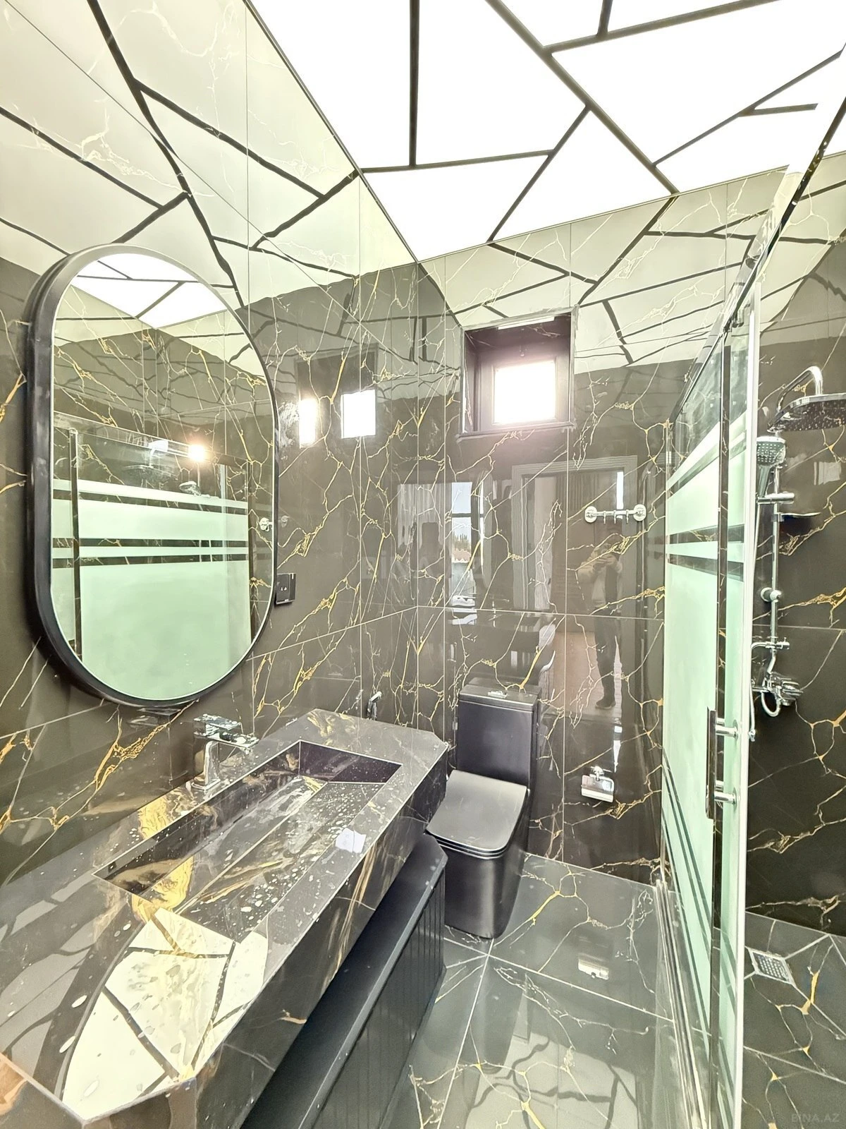 Satılır 5 otaqlı həyət evi 220 m²