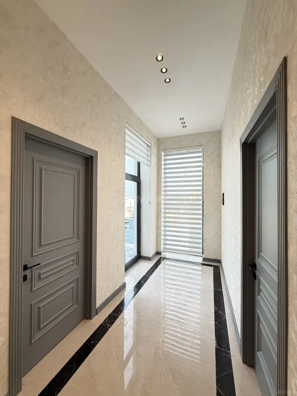 Satılır 5 otaqlı həyət evi 220 m²