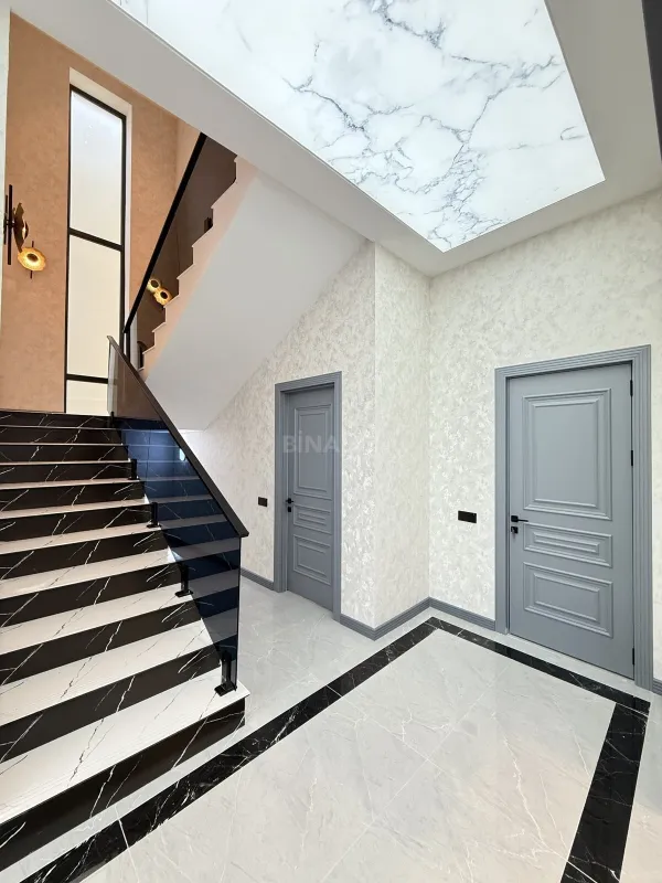 Satılır 5 otaqlı həyət evi 220 m²