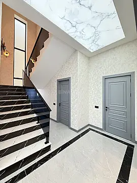 Satılır 5 otaqlı həyət evi 220 m²