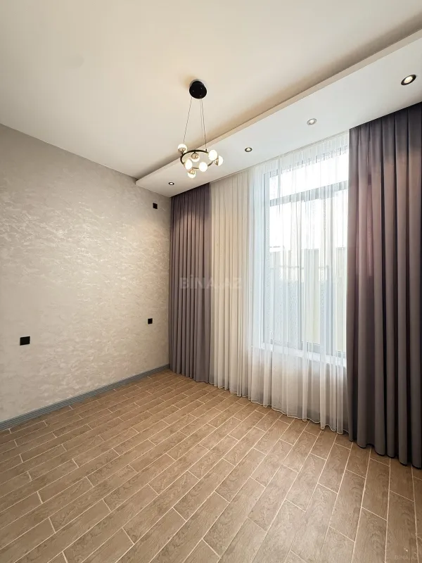 Satılır 5 otaqlı həyət evi 220 m²