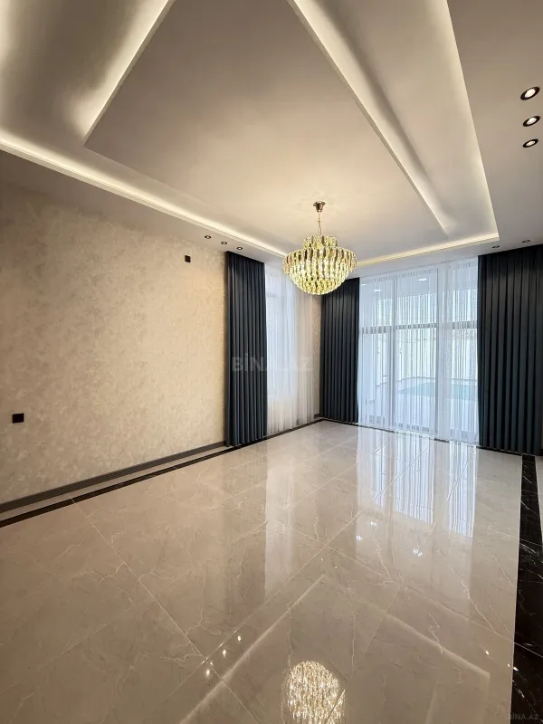 Satılır 5 otaqlı həyət evi 220 m²
