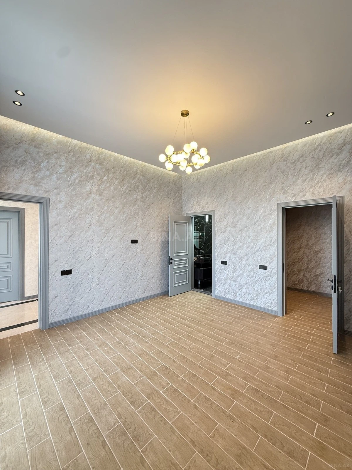 Satılır 5 otaqlı həyət evi 220 m²