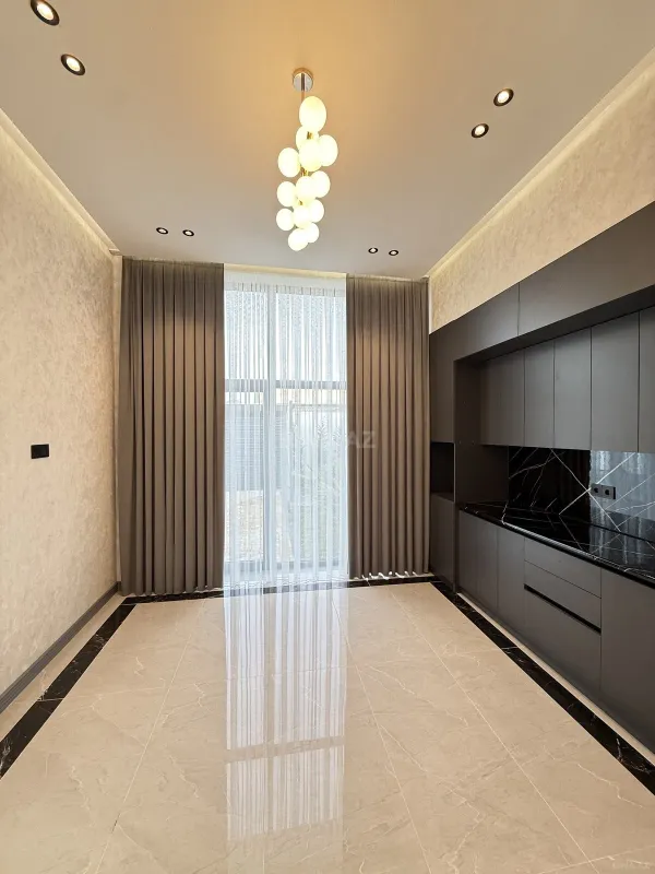 Satılır 5 otaqlı həyət evi 220 m²