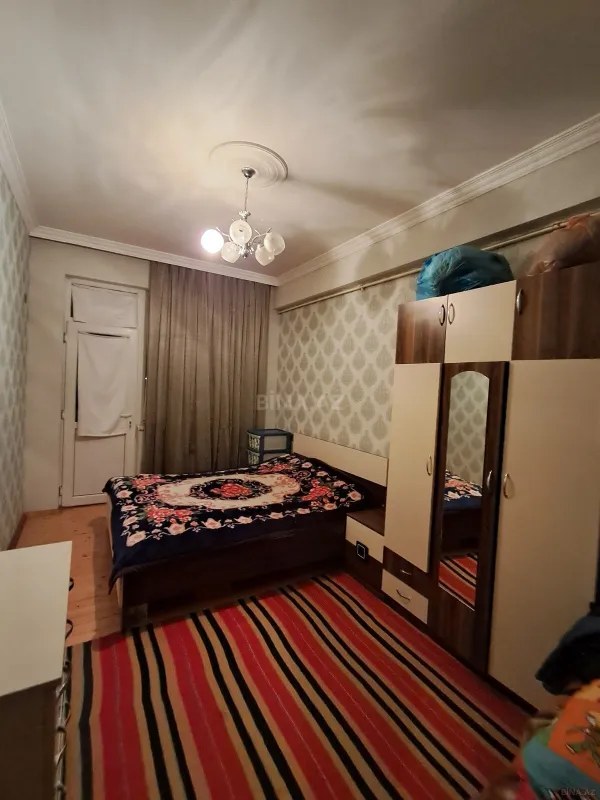 Satılır 2 otaqlı mənzil 72 m²