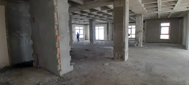 Satılır 5 otaqlı mənzil 214 m²