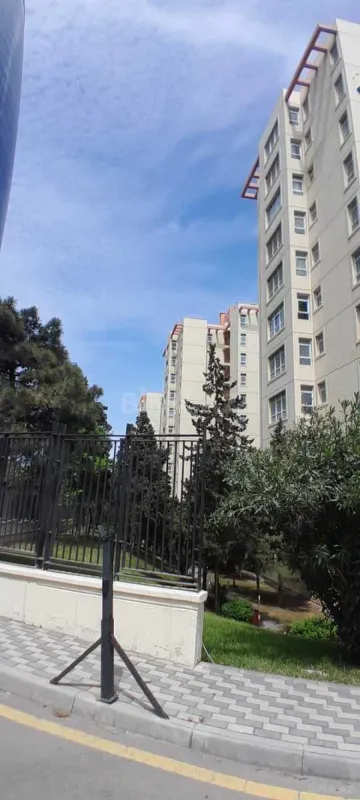 Satılır 5 otaqlı mənzil 214 m²