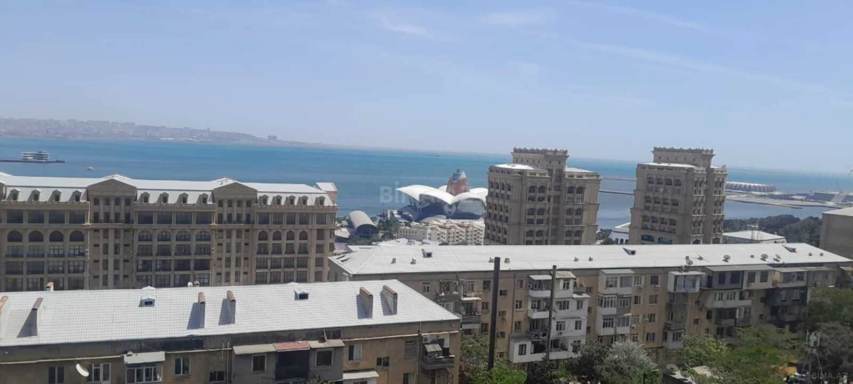 Satılır 5 otaqlı mənzil 214 m²