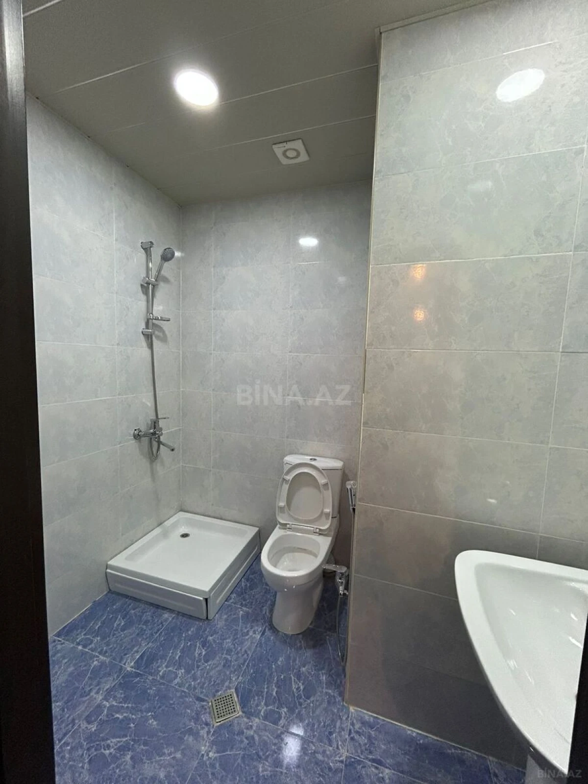 Satılır 4 otaqlı mənzil 100 m²