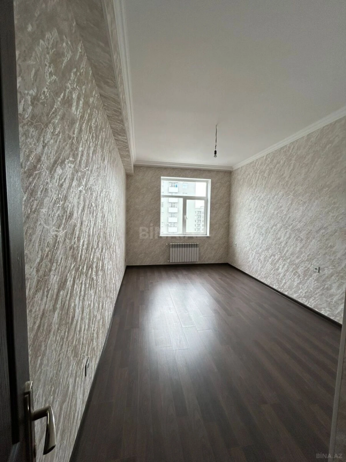 Satılır 4 otaqlı mənzil 100 m²