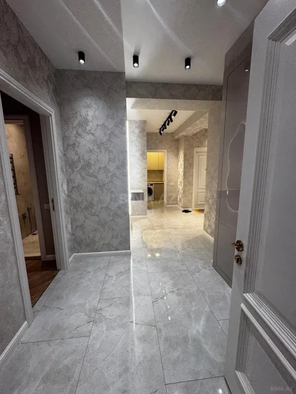 Satılır 3 otaqlı mənzil 122 m²