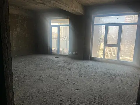 Satılır 3 otaqlı mənzil 185 m²