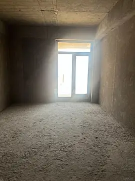 Satılır 3 otaqlı mənzil 185 m²