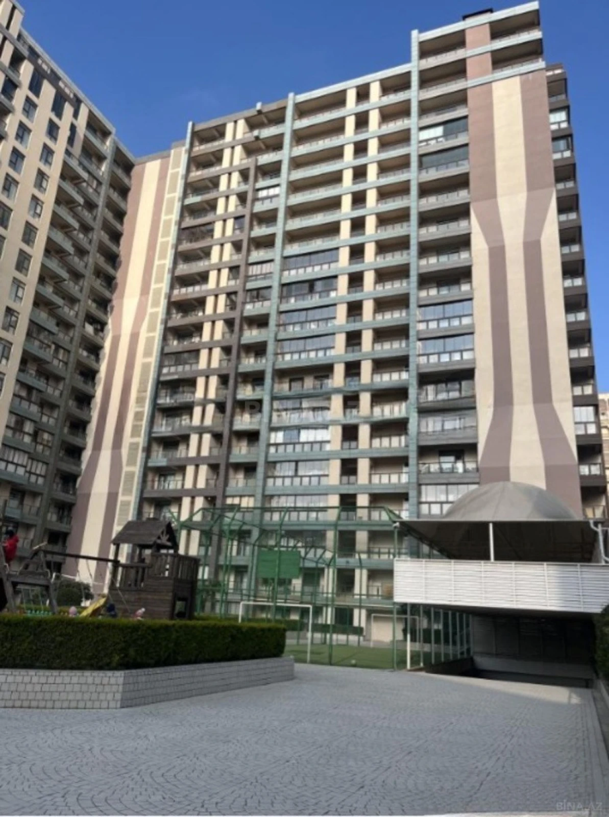 Satılır 3 otaqlı mənzil 185 m²