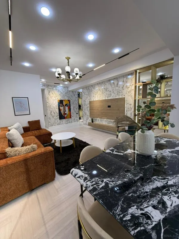 Satılır 3 otaqlı mənzil 121 m²