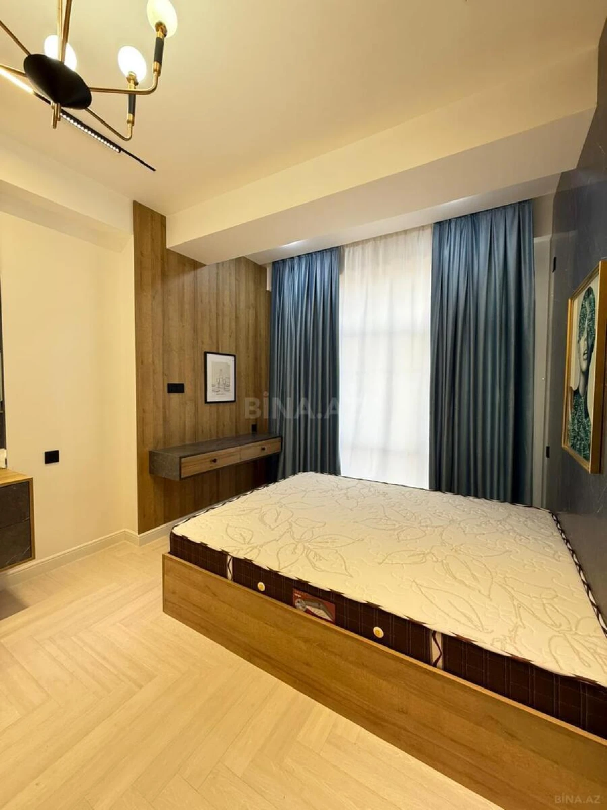 Satılır 3 otaqlı mənzil 121 m²