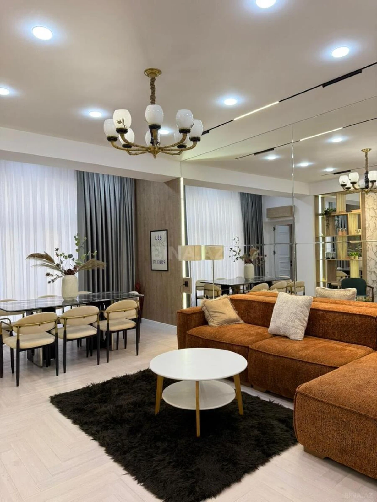 Satılır 3 otaqlı mənzil 121 m²