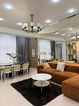 Satılır 3 otaqlı mənzil 121 m²