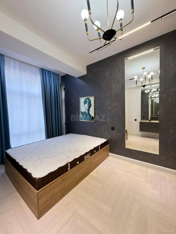 Satılır 3 otaqlı mənzil 121 m²