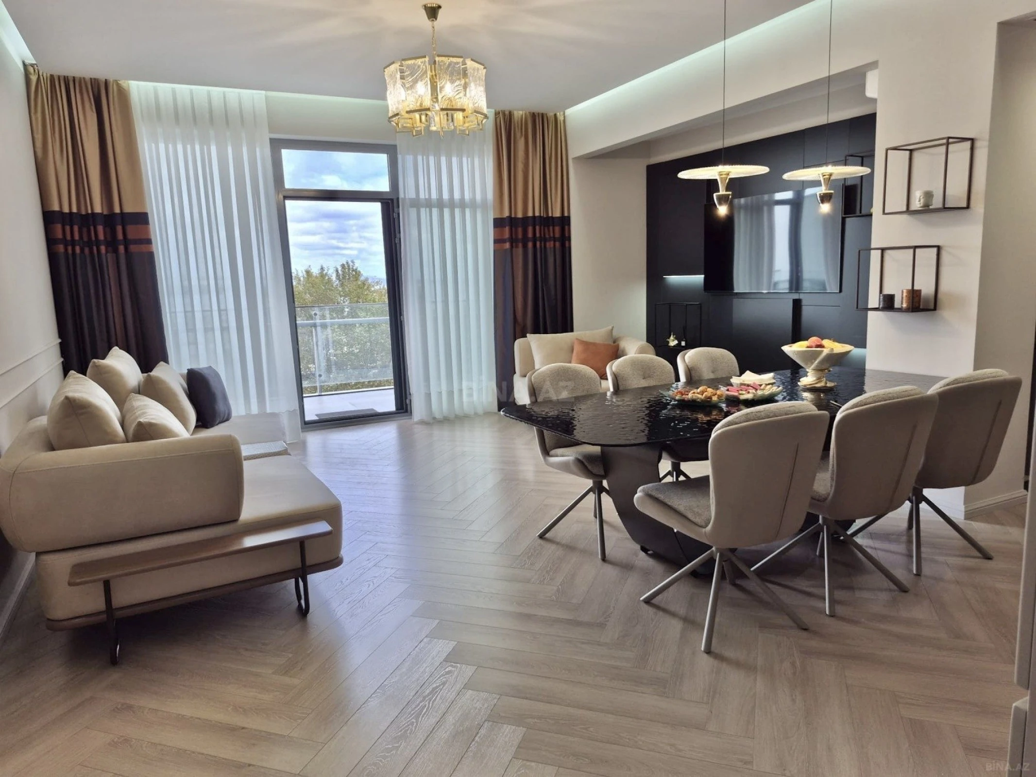 Kirayə verilir 2 otaqlı mənzil 120 m²