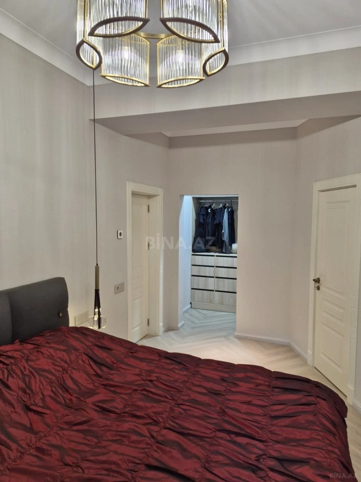 Kirayə verilir 2 otaqlı mənzil 120 m²
