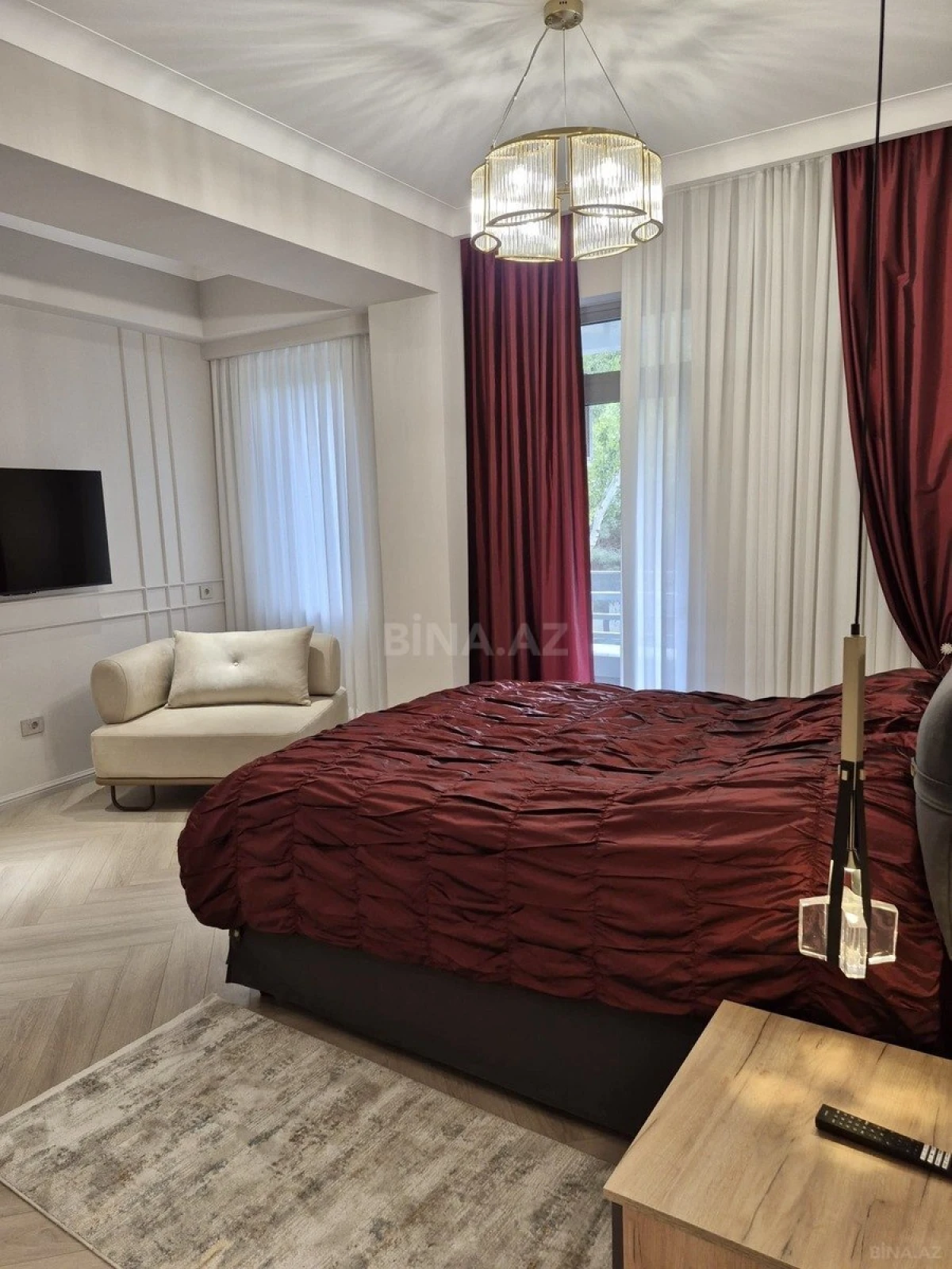 Kirayə verilir 2 otaqlı mənzil 120 m²