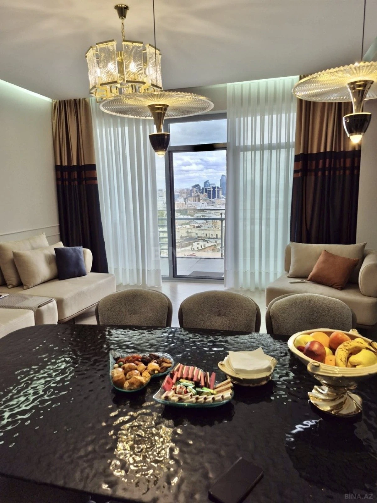 Kirayə verilir 2 otaqlı mənzil 120 m²