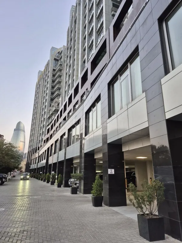 Kirayə verilir 2 otaqlı mənzil 120 m²