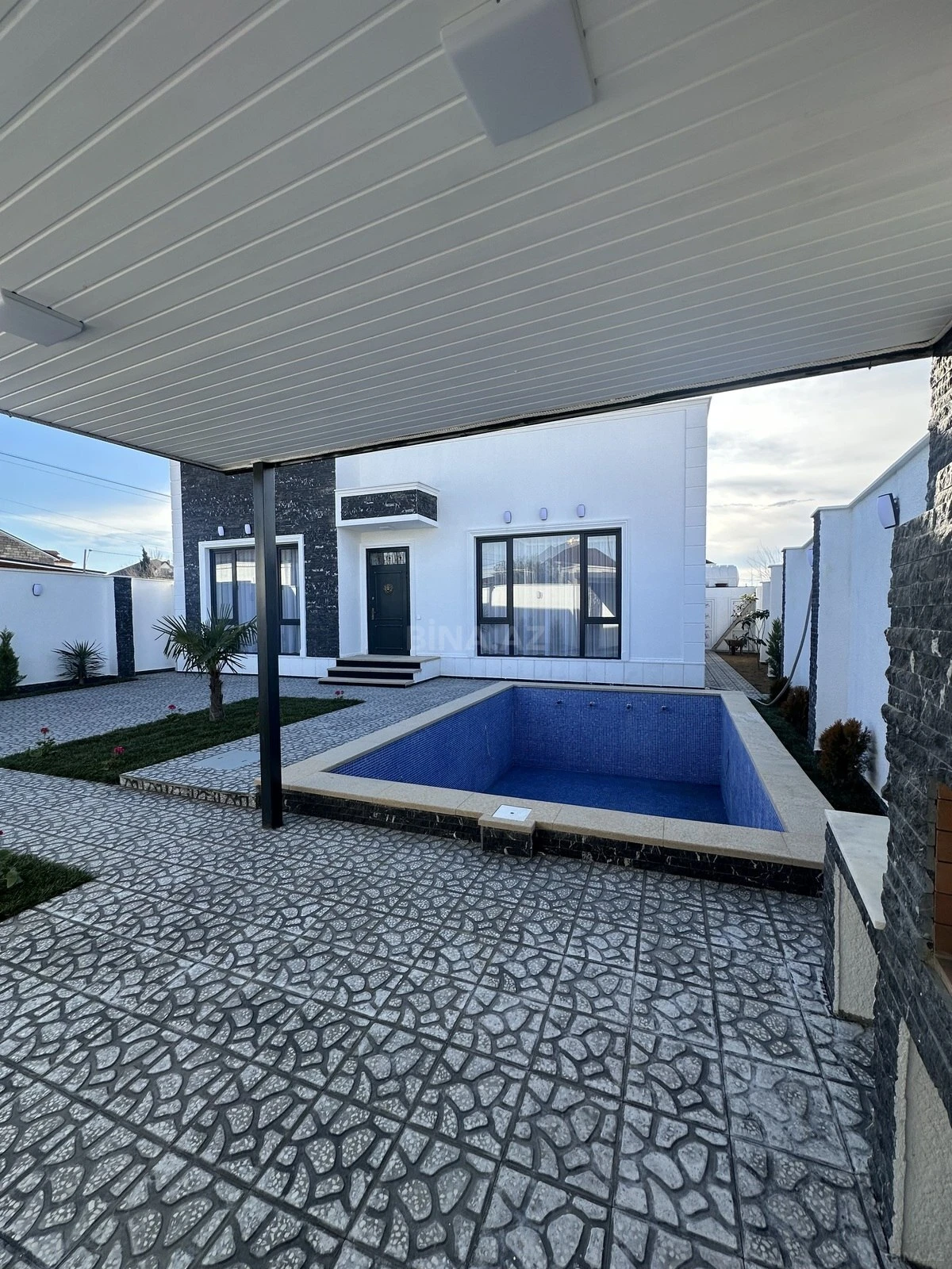 Satılır 4 otaqlı həyət evi 160 m²