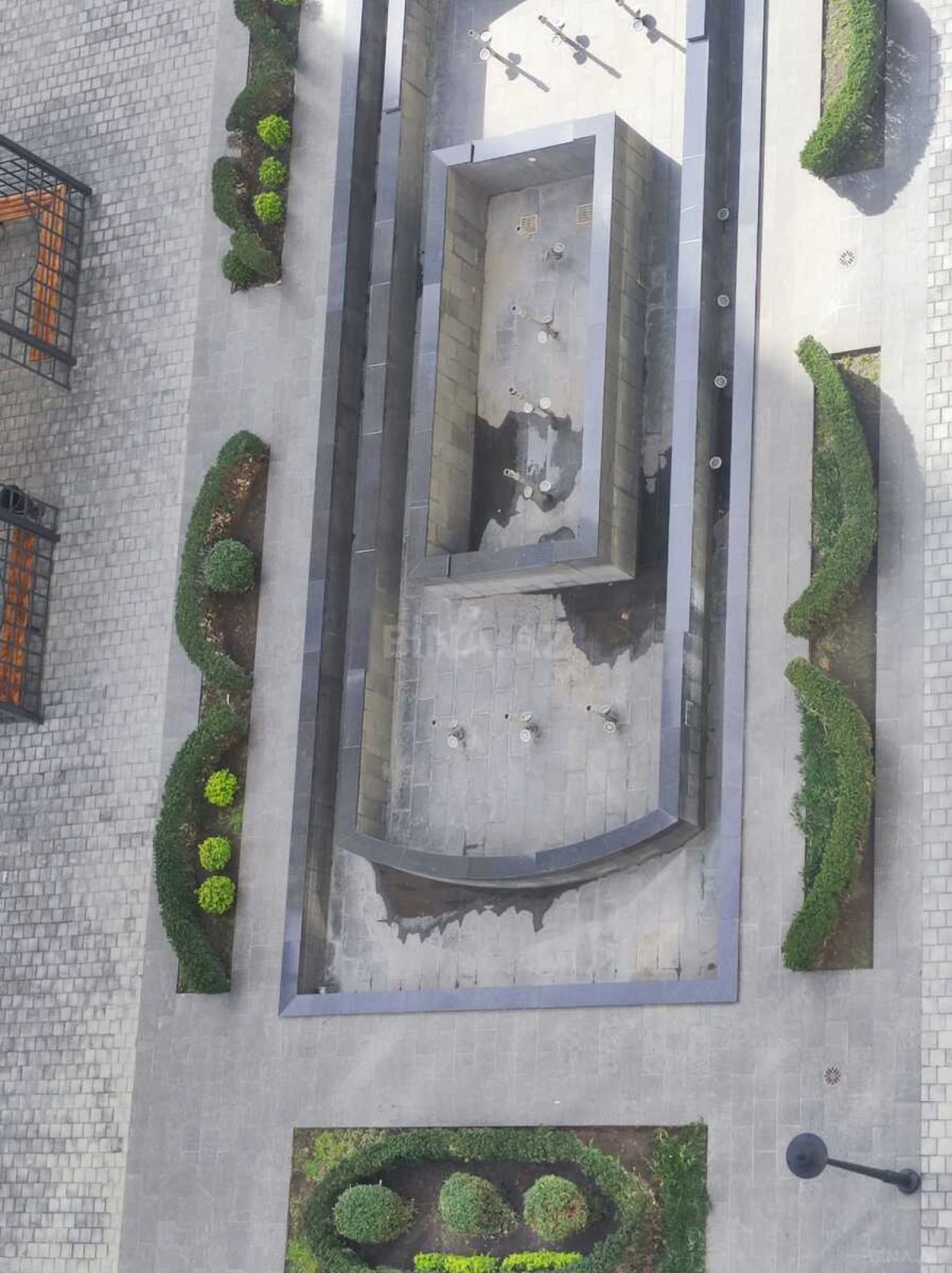 Satılır 2 otaqlı mənzil 93.3 m²