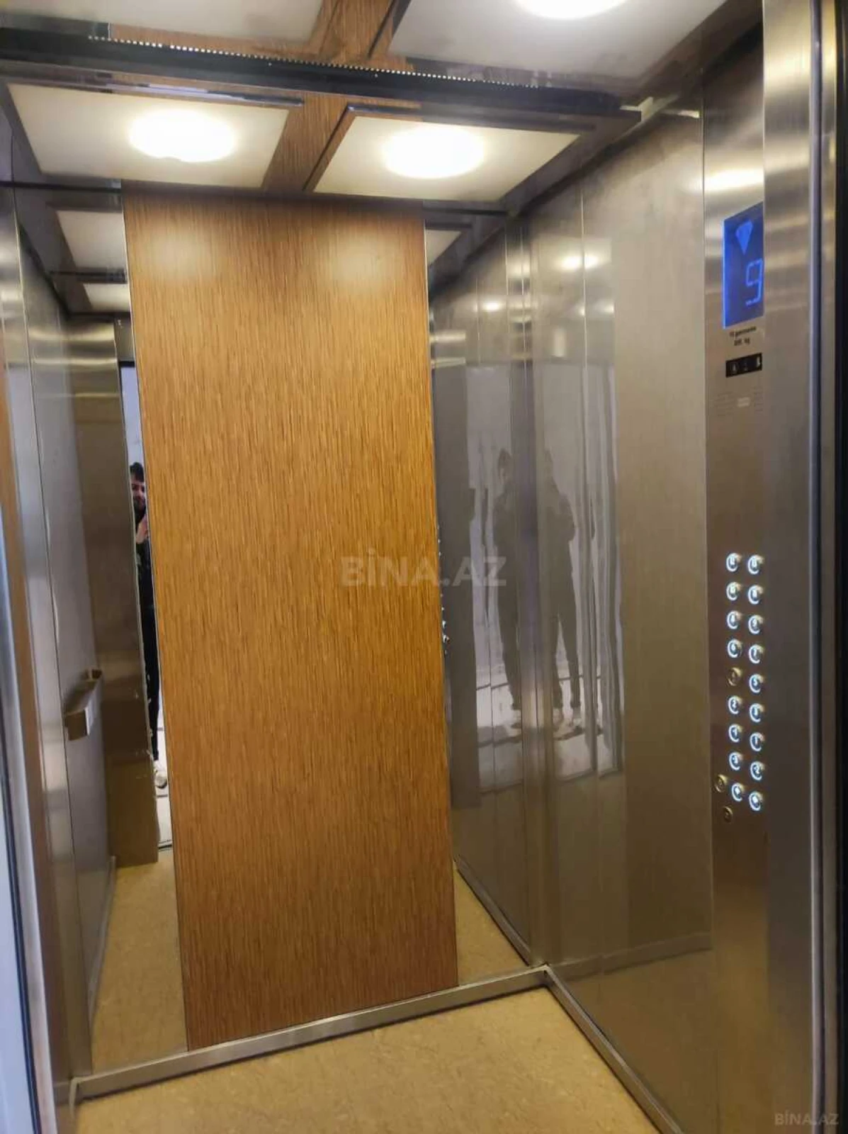 Satılır 2 otaqlı mənzil 93.3 m²