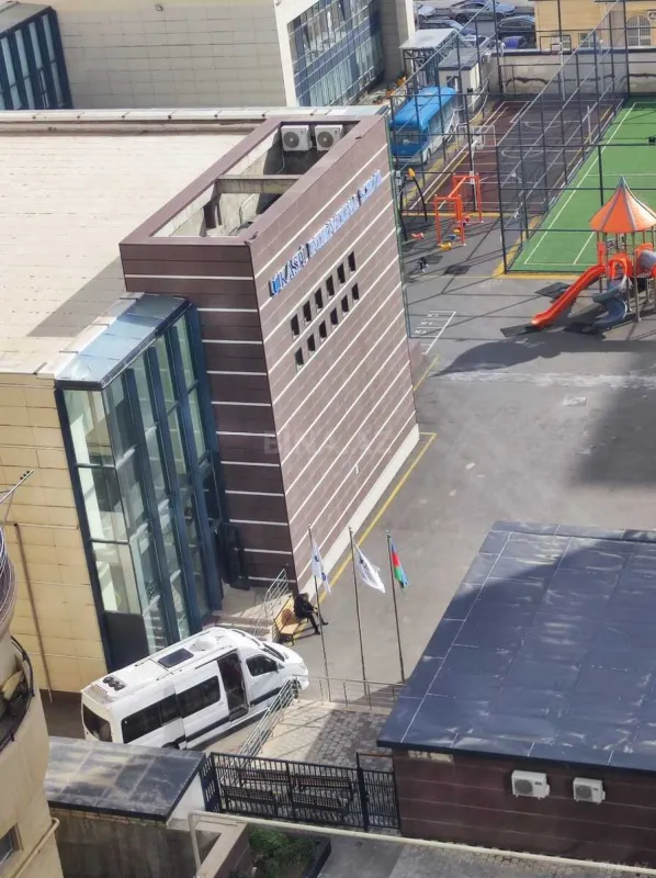 Satılır 2 otaqlı mənzil 93.3 m²