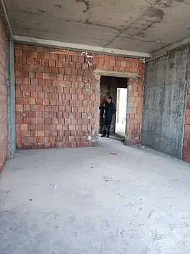 Satılır 2 otaqlı mənzil 93.3 m²