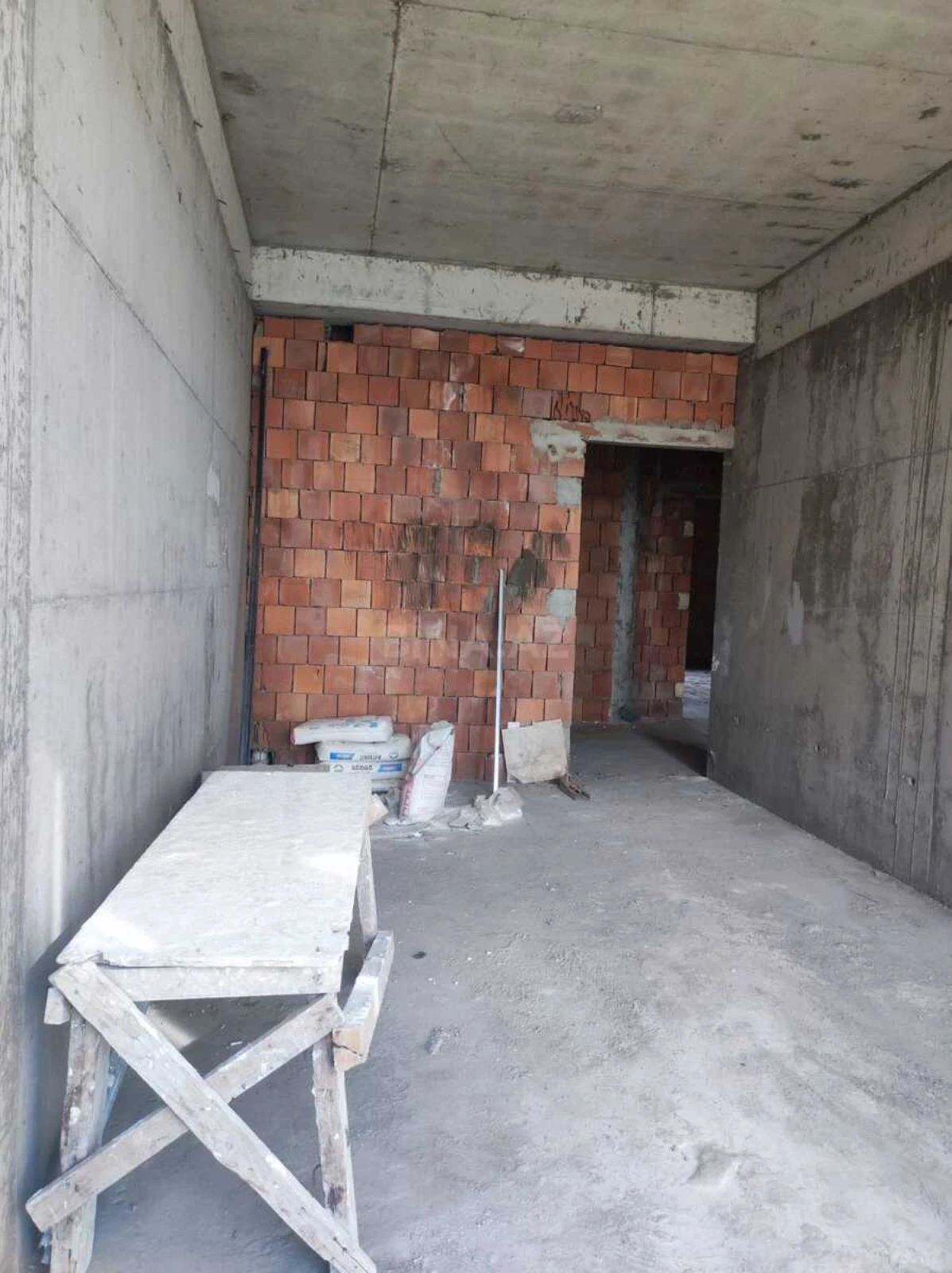 Satılır 2 otaqlı mənzil 93.3 m²