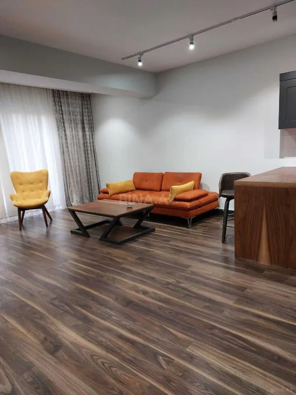 Kirayə verilir 2 otaqlı mənzil 75 m²