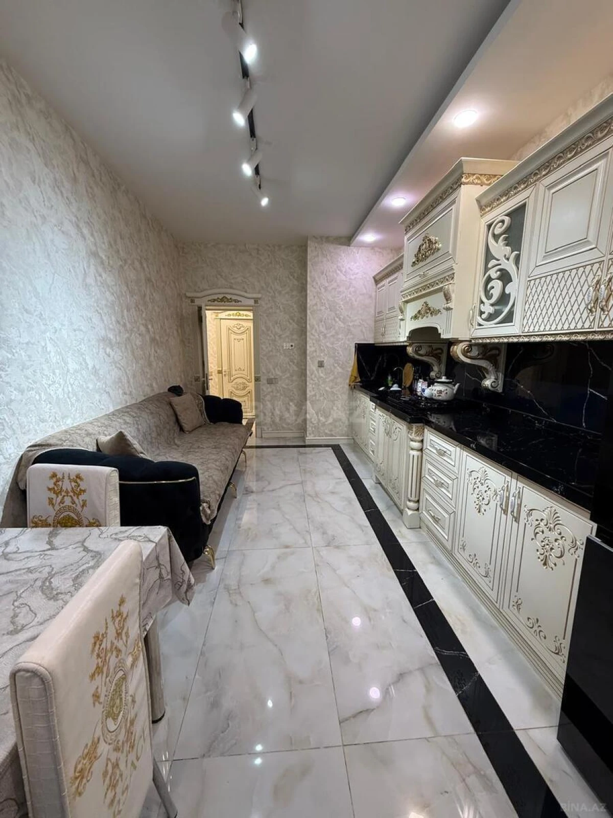 Satılır 2 otaqlı mənzil 94 m²