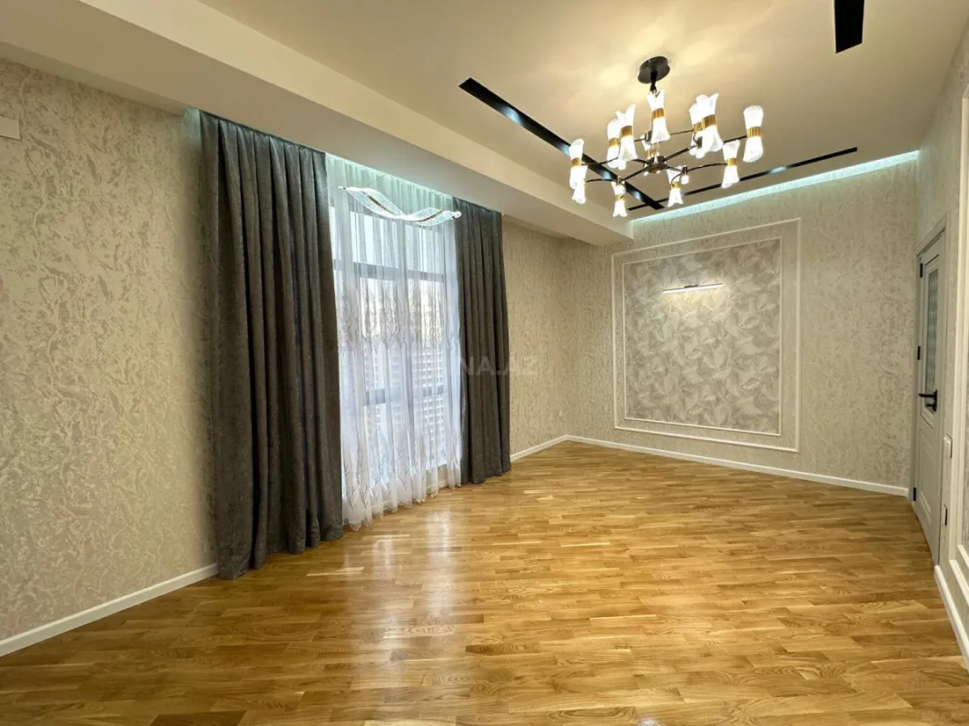 Satılır 2 otaqlı mənzil 77 m²