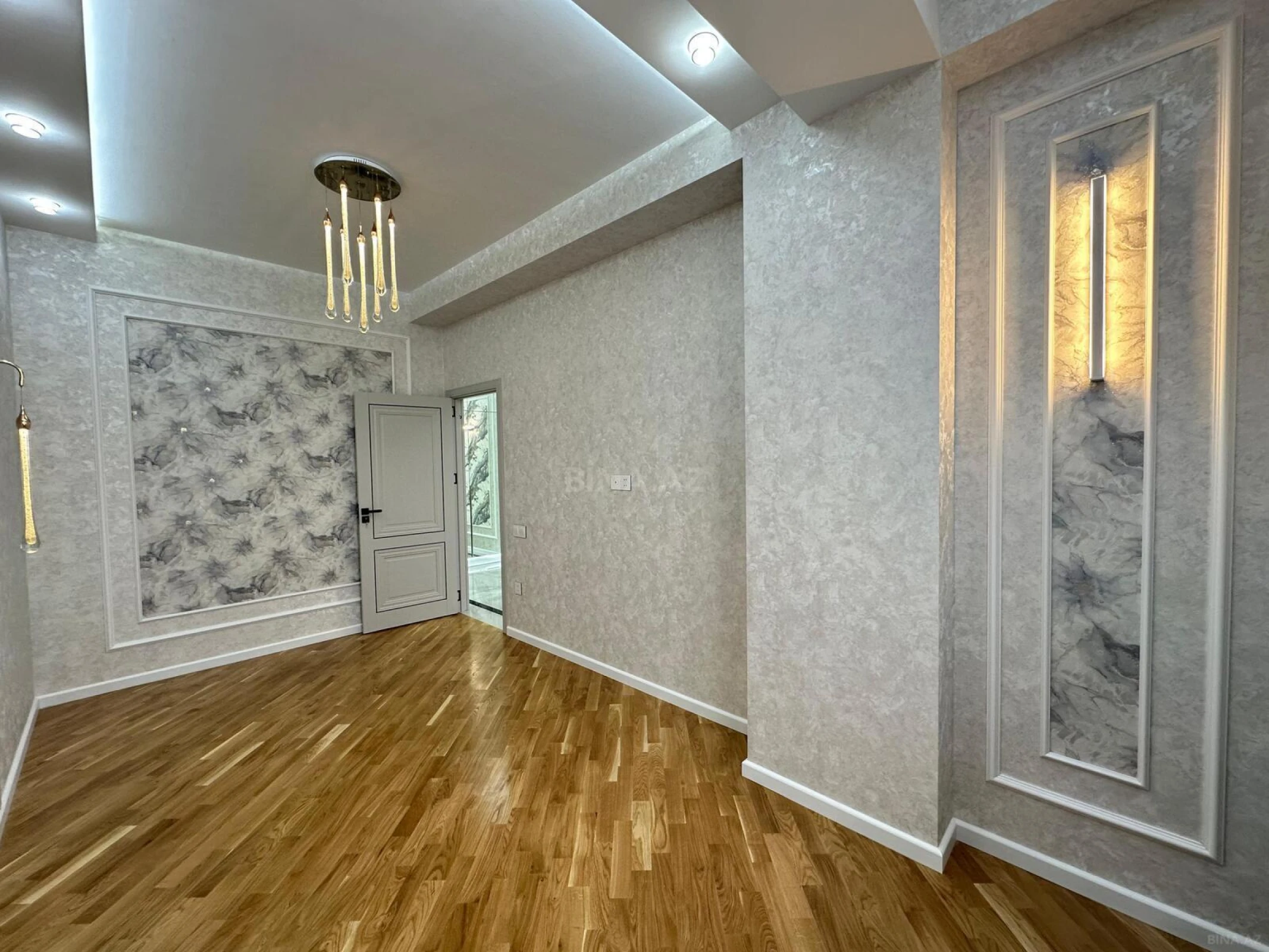 Satılır 2 otaqlı mənzil 77 m²