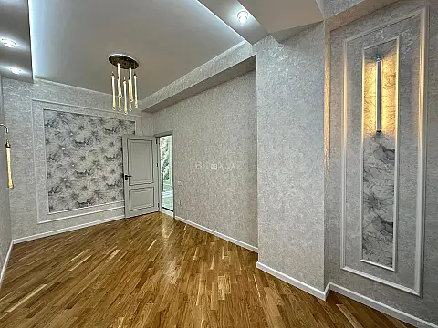 Satılır 2 otaqlı mənzil 77 m²