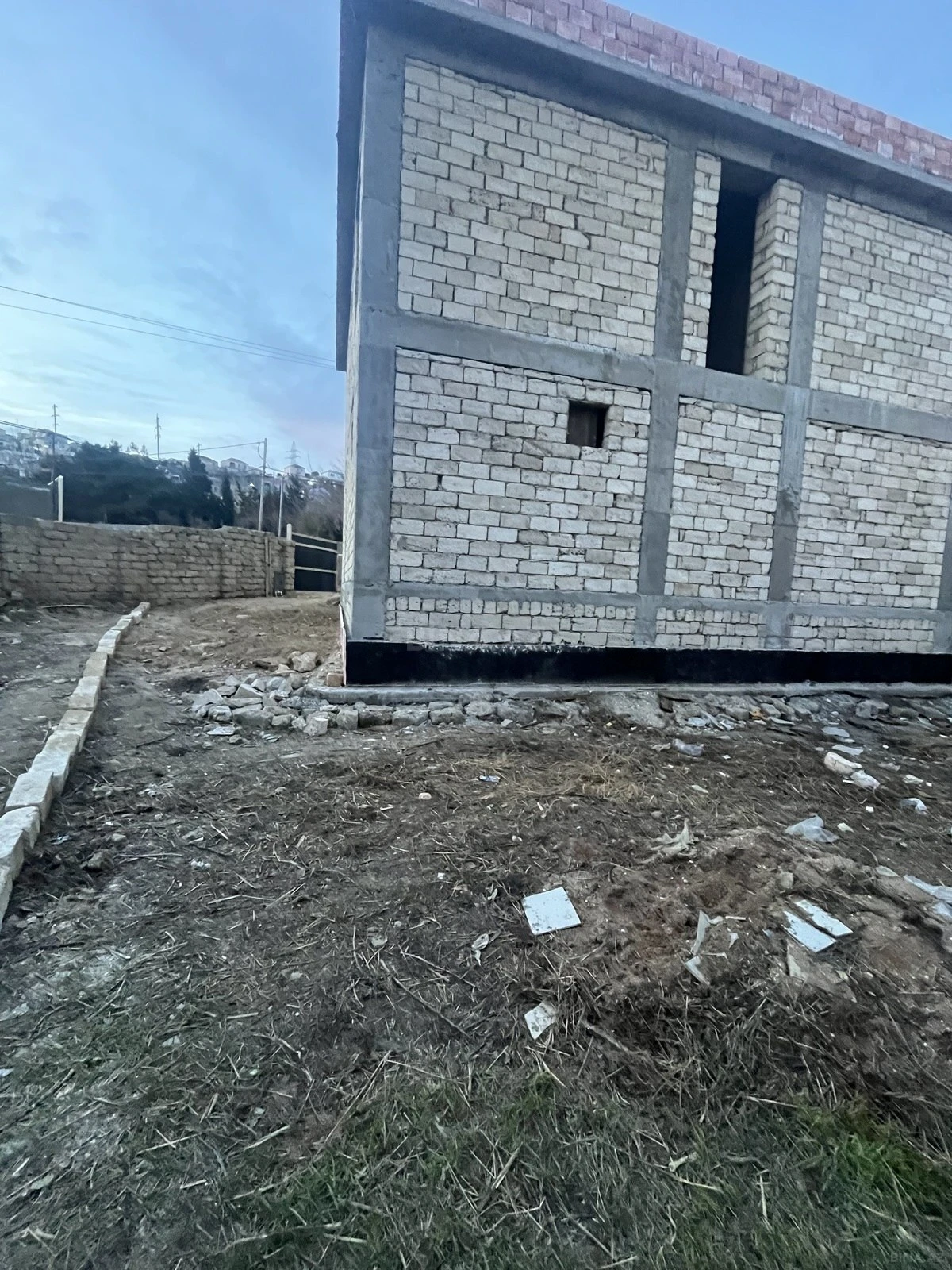 Satılır 6 otaqlı həyət evi 188 m²