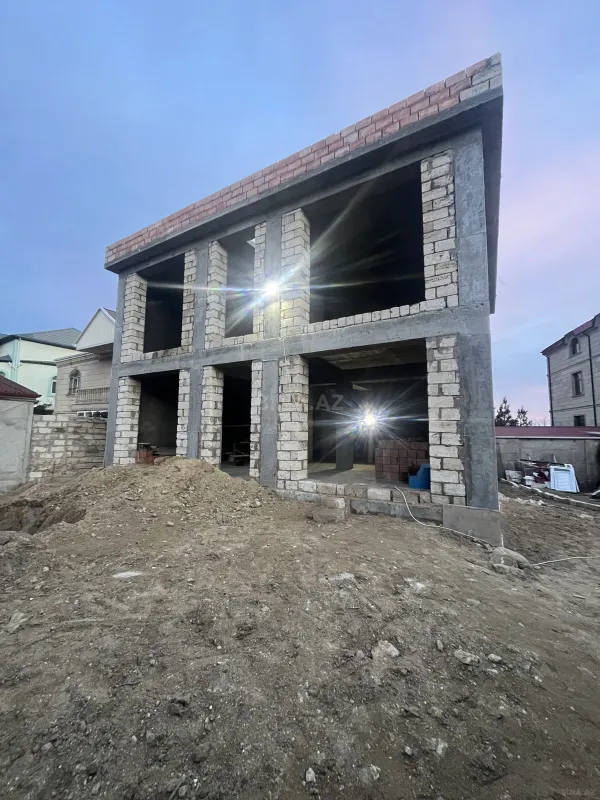 Satılır 6 otaqlı həyət evi 188 m²