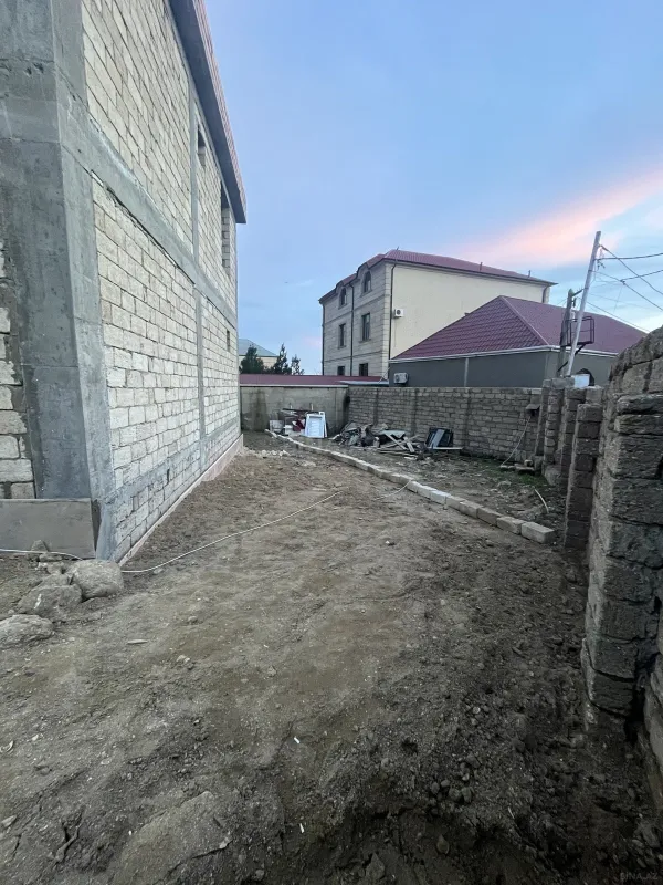 Satılır 6 otaqlı həyət evi 188 m²