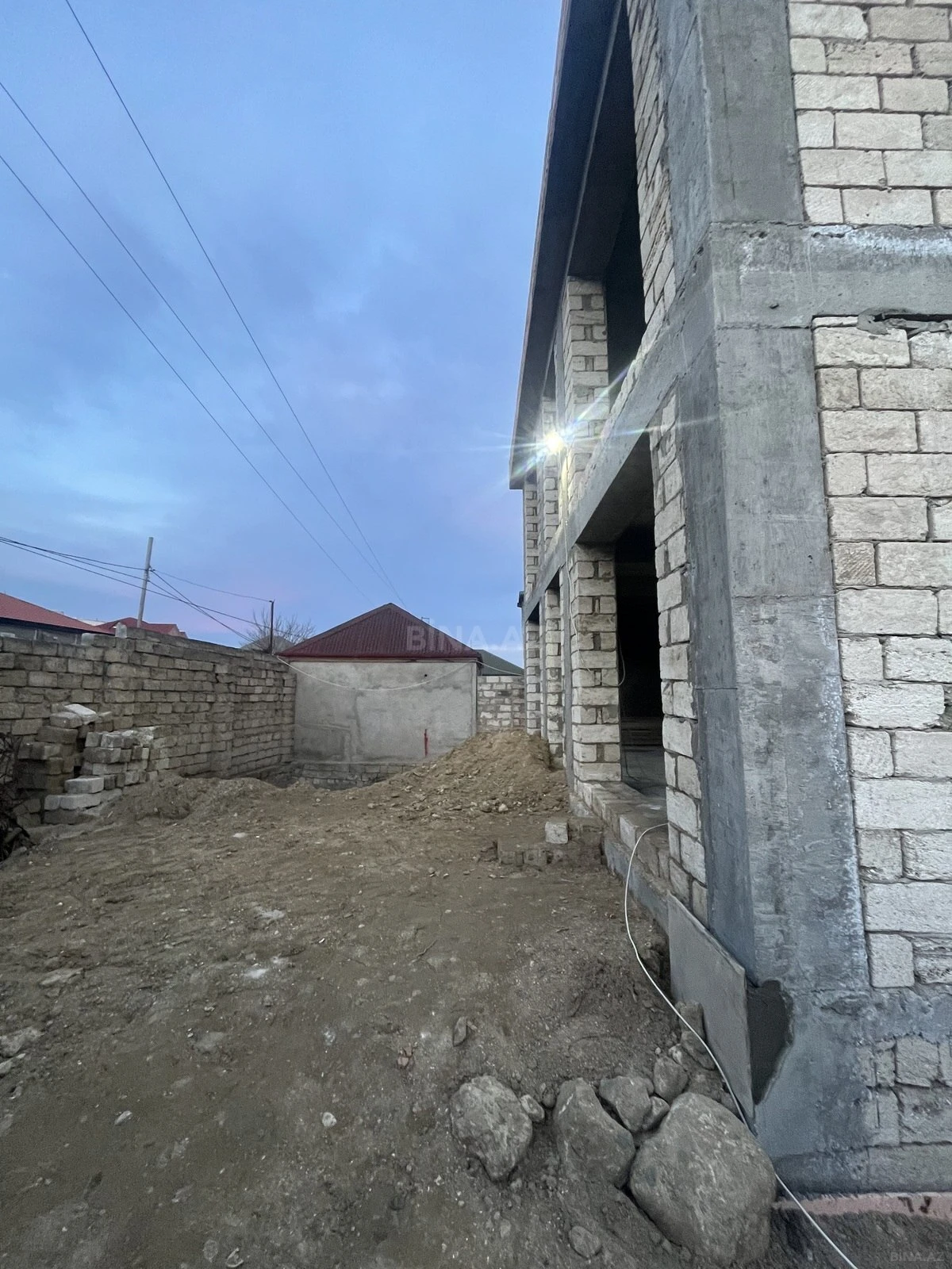 Satılır 6 otaqlı həyət evi 188 m²