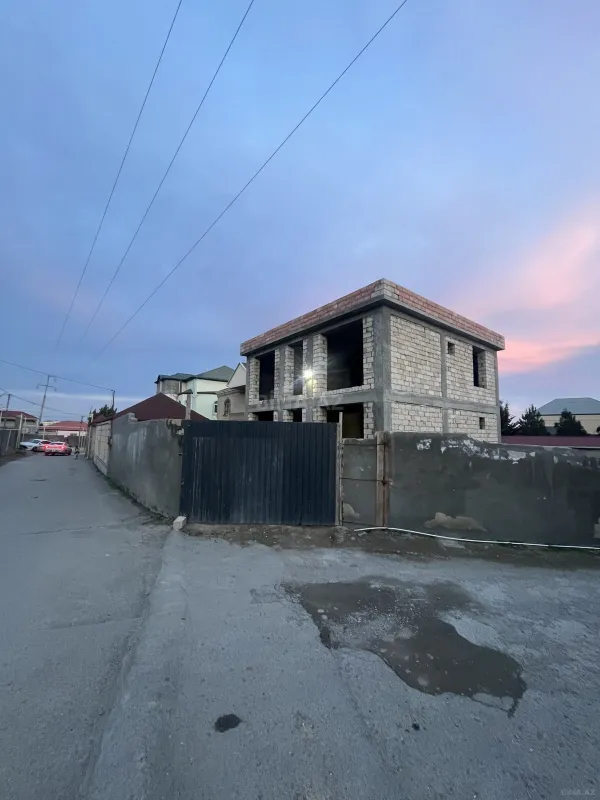 Satılır 6 otaqlı həyət evi 188 m²