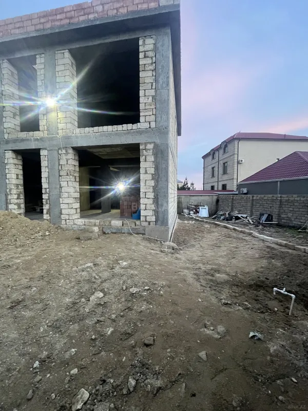 Satılır 6 otaqlı həyət evi 188 m²