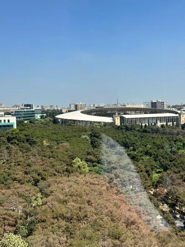 Satılır 5 otaqlı mənzil 267 m²