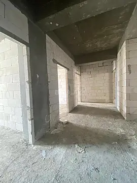 Satılır 4 otaqlı mənzil 215 m²