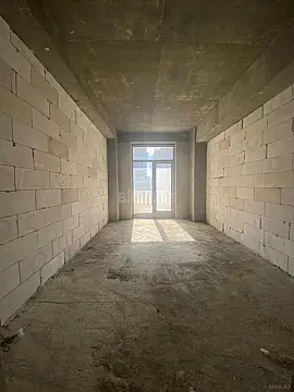 Satılır 4 otaqlı mənzil 215 m²