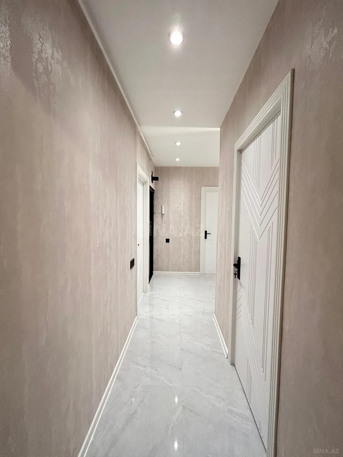 Satılır 3 otaqlı mənzil 68 m²