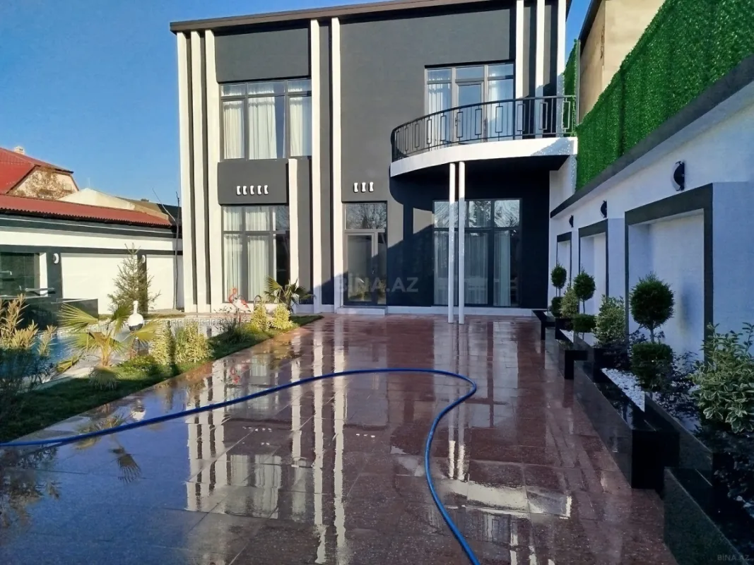 Satılır 5 otaqlı həyət evi 200 m²